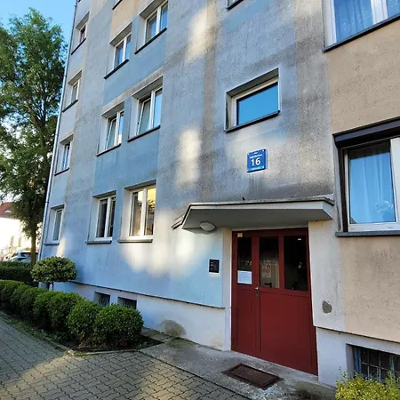 7 Osob, 3 Pokoje, Super Lokalizacja *